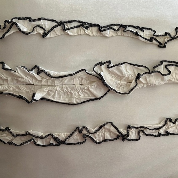 cynthia rowley white comforter with black accent ruffle vintage - Picture 5 of 6